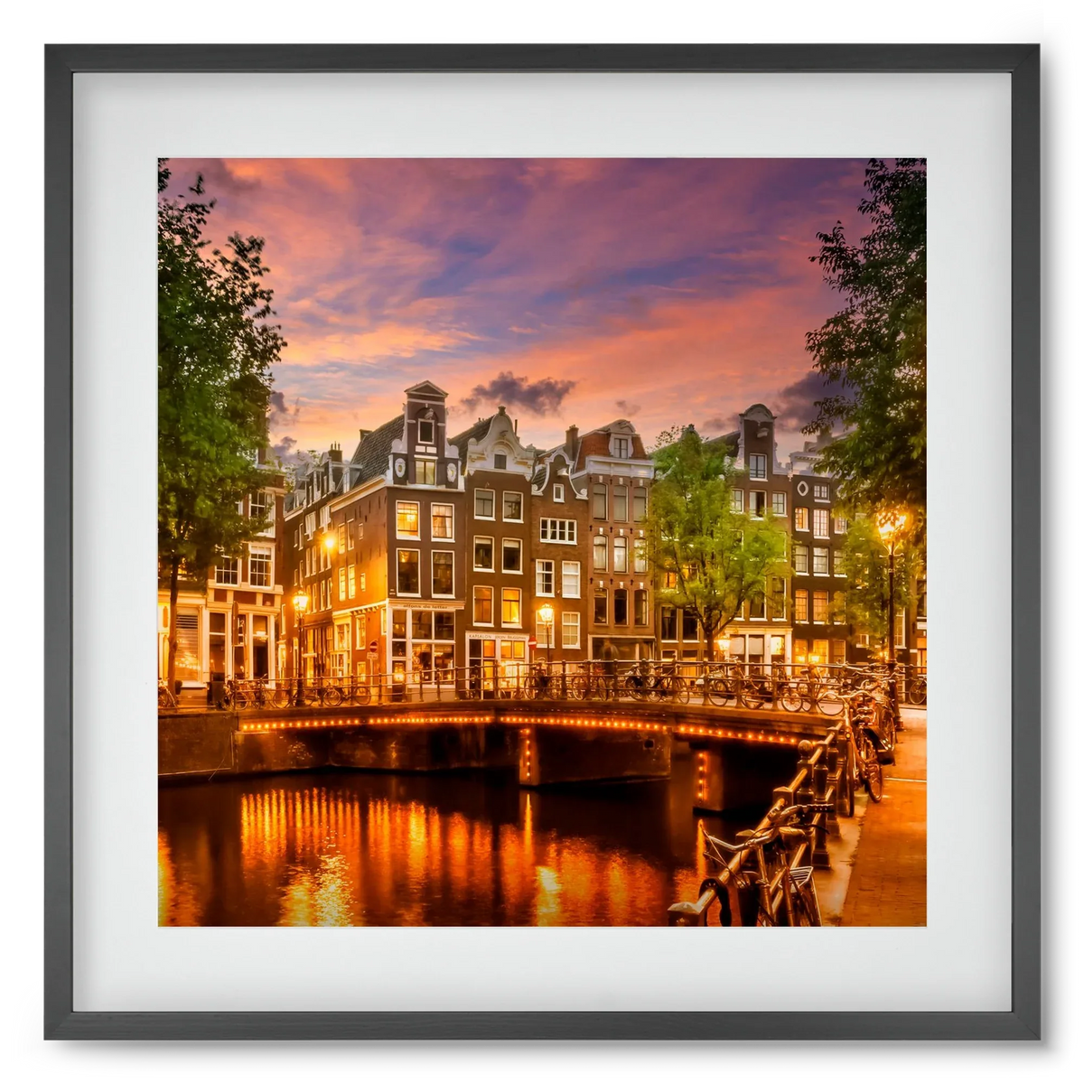 AMSTERDAM Idyllic impression from Singel - artbridge