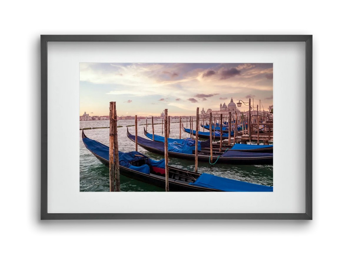 VENICE Gondolas & Santa Maria della Salute - artbridge