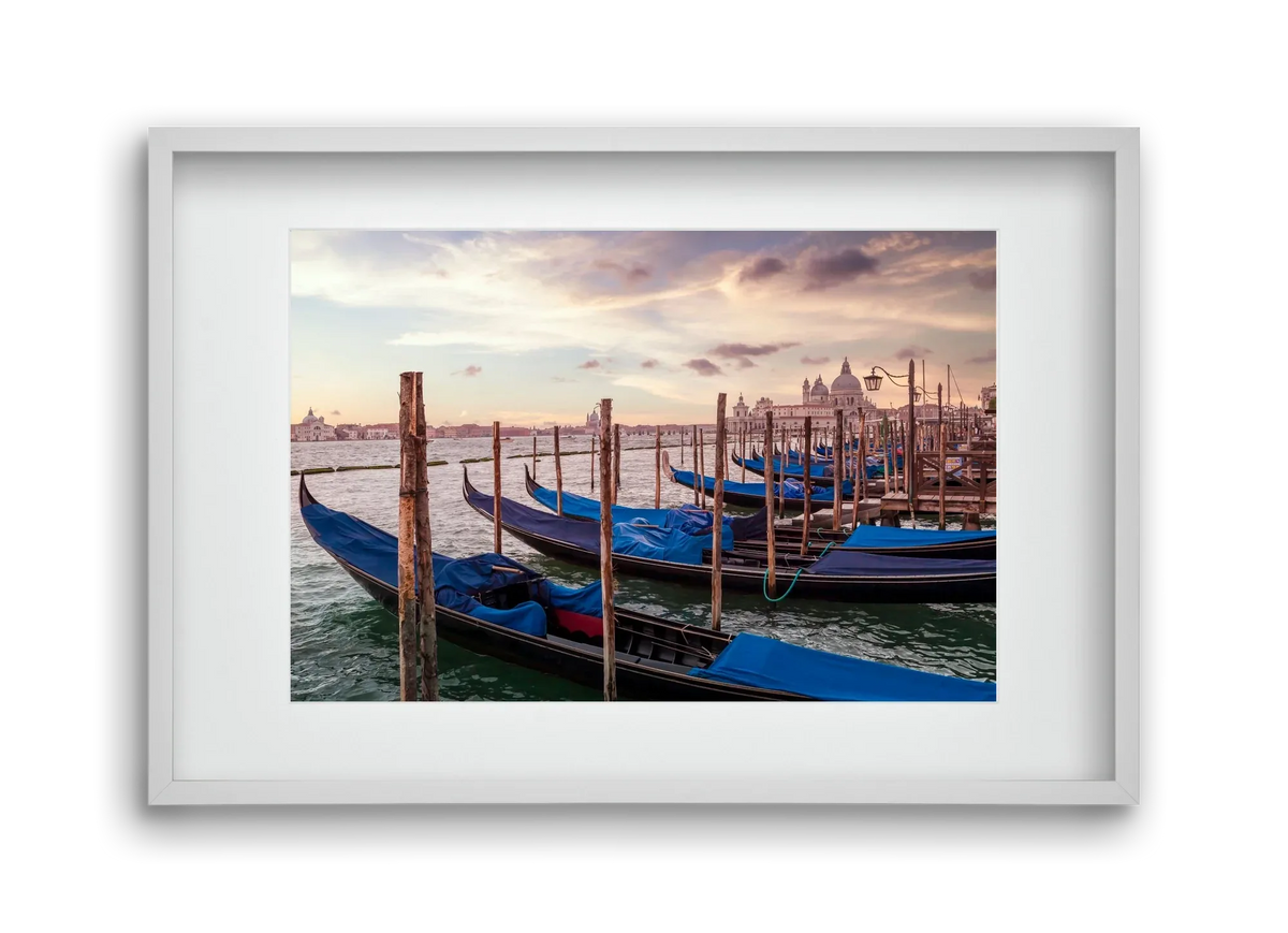 VENICE Gondolas & Santa Maria della Salute - artbridge