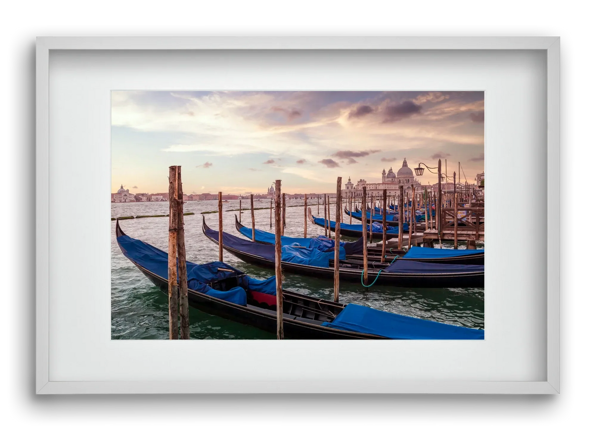 VENICE Gondolas & Santa Maria della Salute - artbridge