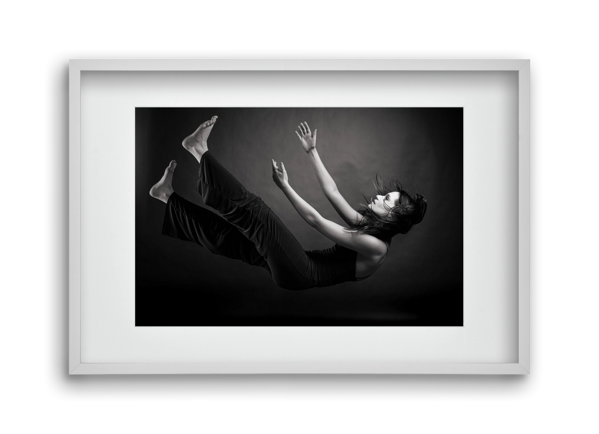 Zuhanás, 45x30 cm (30x20 cm), Fehér keret, paszpartuval